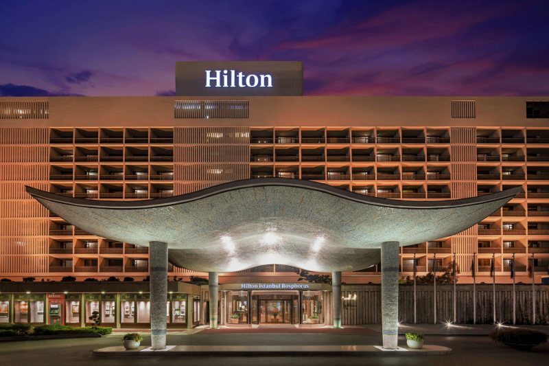 Receptionist in Hilton