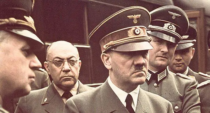 خمسة قرارات مصيرية إتخذها هتلر تسببت في خسارته للحرب العالمية الثانية! - STJEGYPT