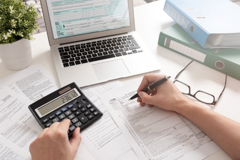 Female Accountant