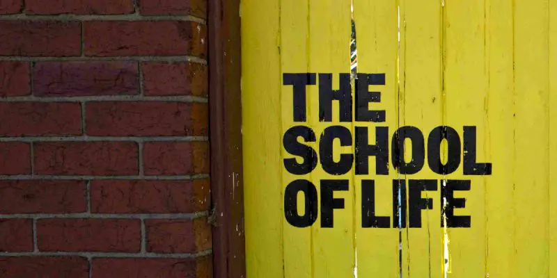 قناة The School Of Life لتعليم الانجليزي - STJEGYPT