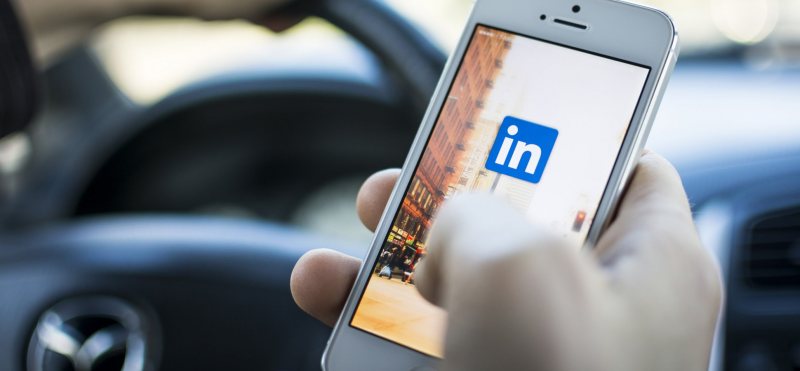 كيف تبني حساب LinkedIn احترافي وتضاعف فرصك الوظيفية؟